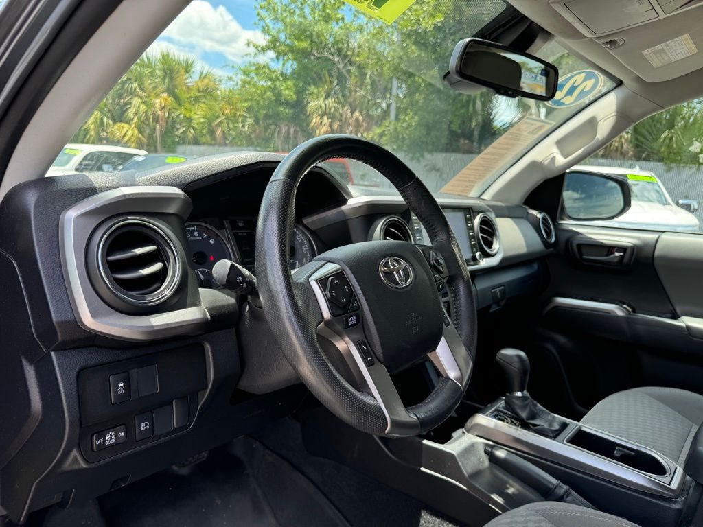 2022 Toyota Tacoma SR5 33