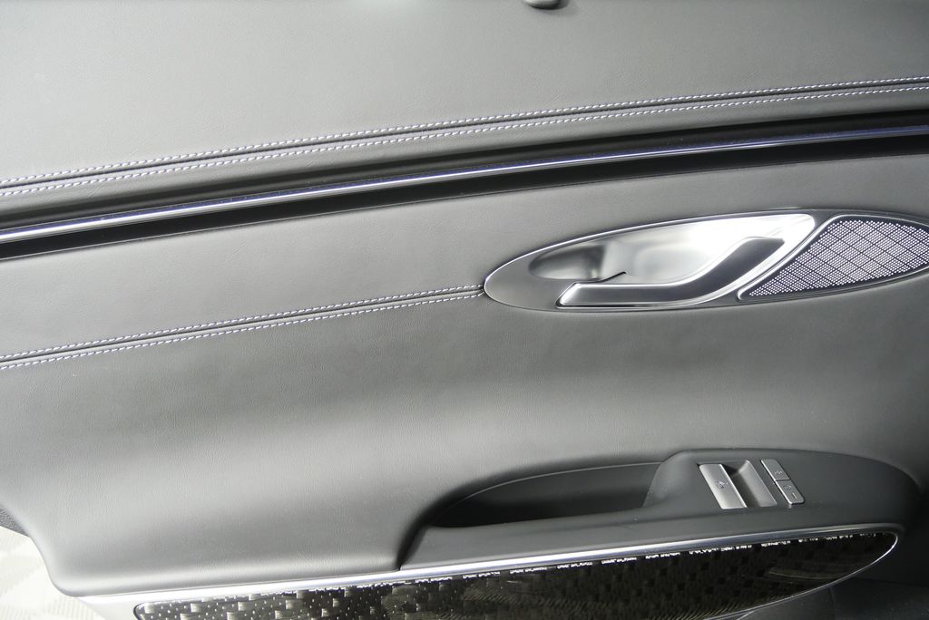 Thumbnail: 2024 Genesis GV70 - 14