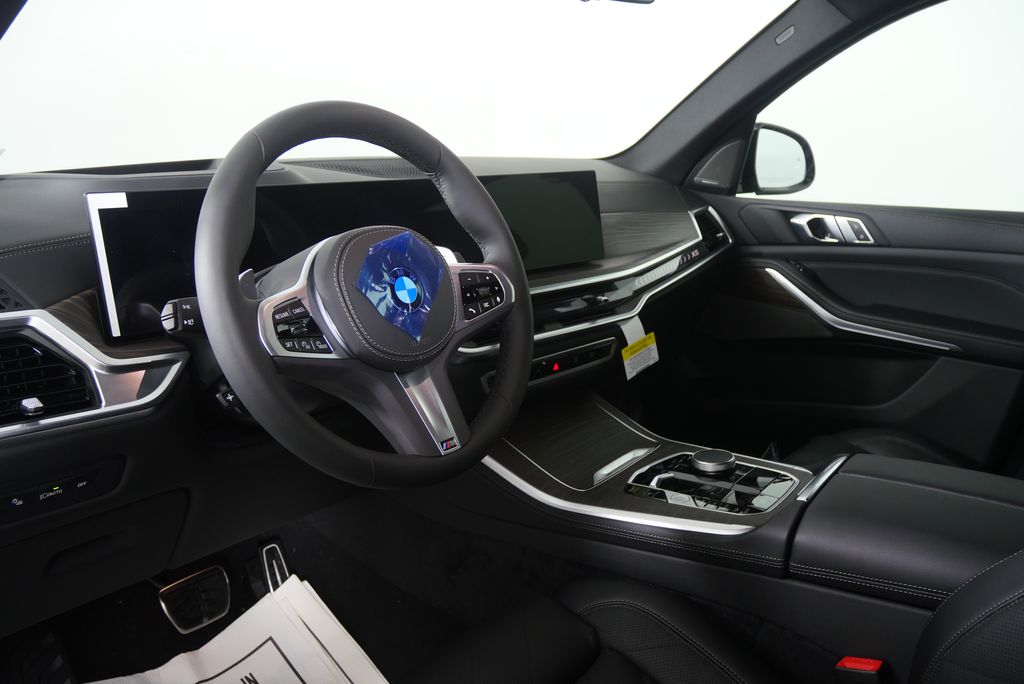 Thumbnail: 2026 BMW X5 - 13