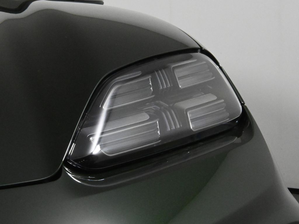 Thumbnail: 2025 Porsche Macan - 12