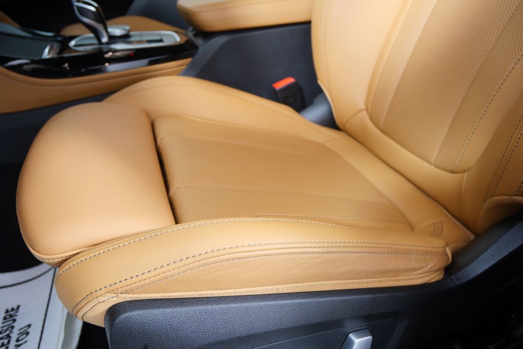 Thumbnail: 2023 BMW X4 - 10