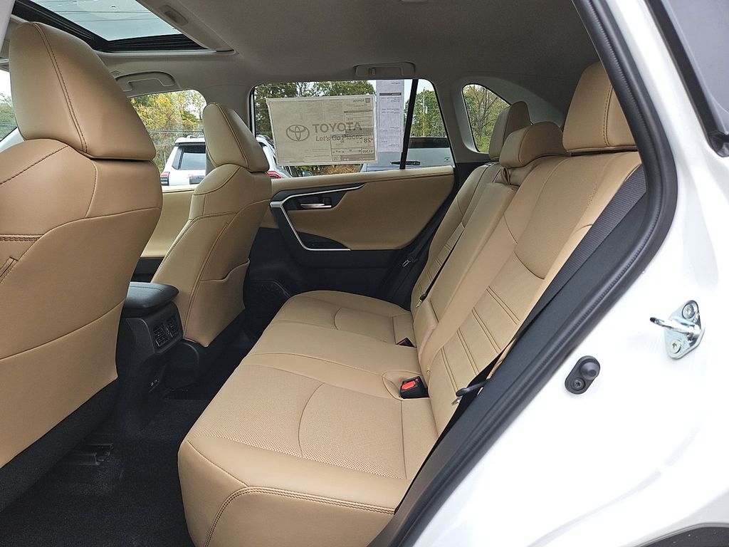 Thumbnail: 2025 Toyota RAV4 - 9