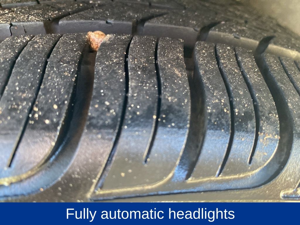 2022 Toyota Camry LE - 11