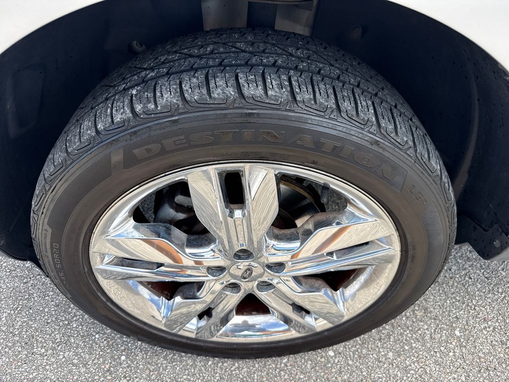 Used 2012 Silver Ford SEL image 8