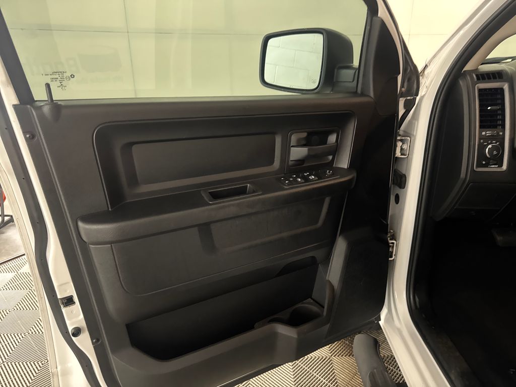 Certified Used 2018 White Ram Express image 16