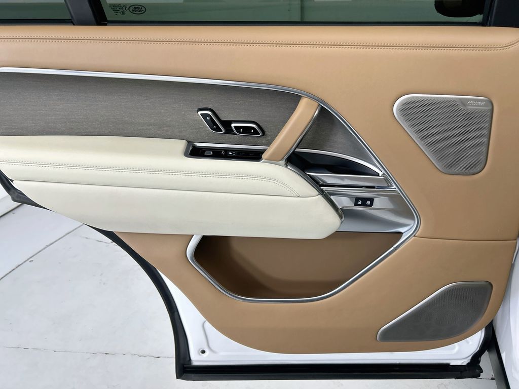 Thumbnail: 2025 Land Rover Range Rover - 25