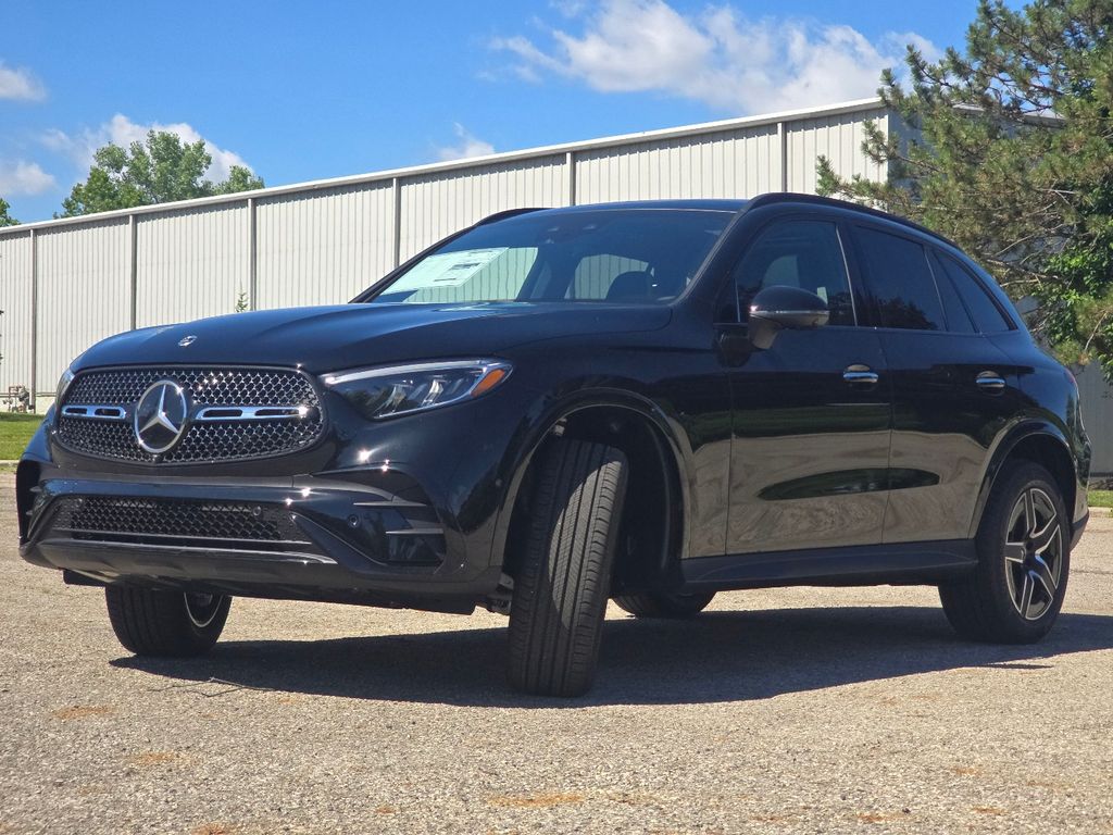 New 2026 Black Mercedes-Benz GLC 300 image 14