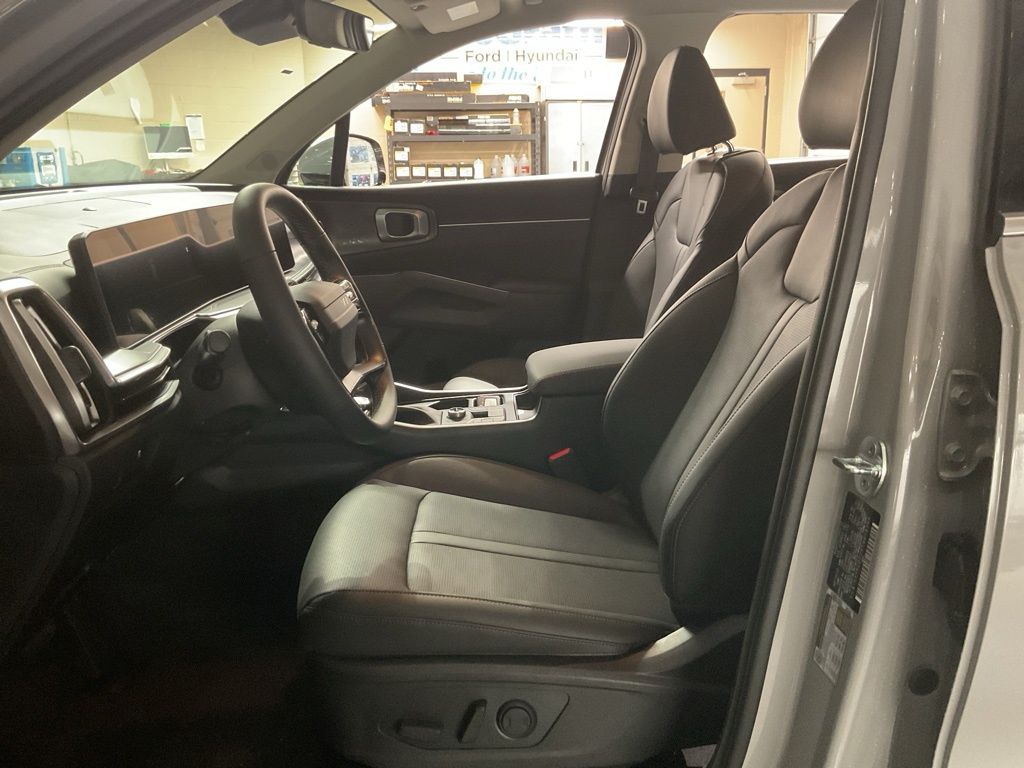 New 2026 Gray Kia S image 8