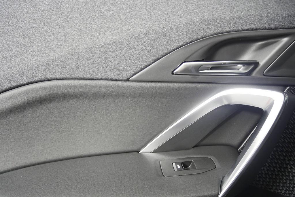 Thumbnail: 2025 BMW X1 - 13
