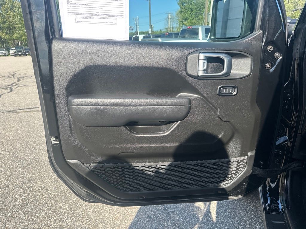 Used 2025 Jeep Wrangler SUV