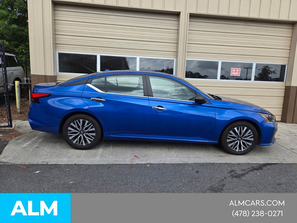 Used 2025 Blue Nissan 2.5 SV image 16