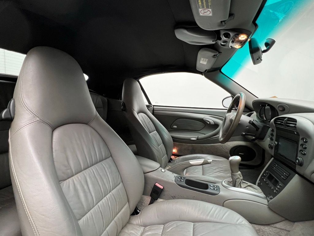 Thumbnail: 2003 Porsche 911 - 17