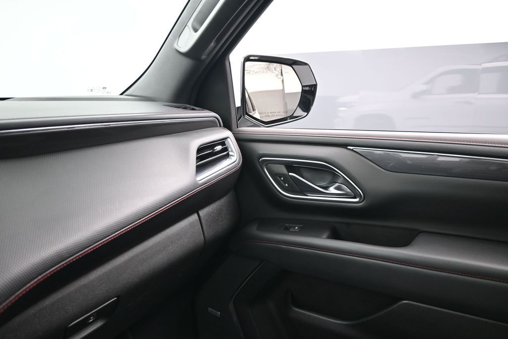 2023 Chevrolet Suburban 4WD RST