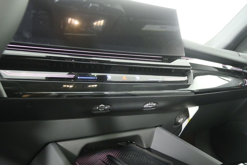 Thumbnail: 2026 BMW 5 Series - 22