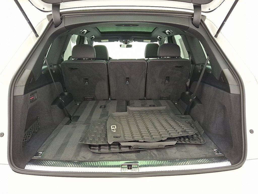 Thumbnail: 2025 Audi Q7 - 28