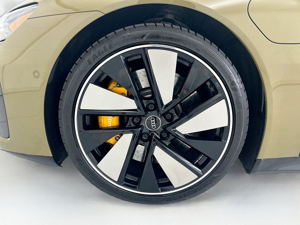 Thumbnail: 2022 Audi RS e-tron GT - 29