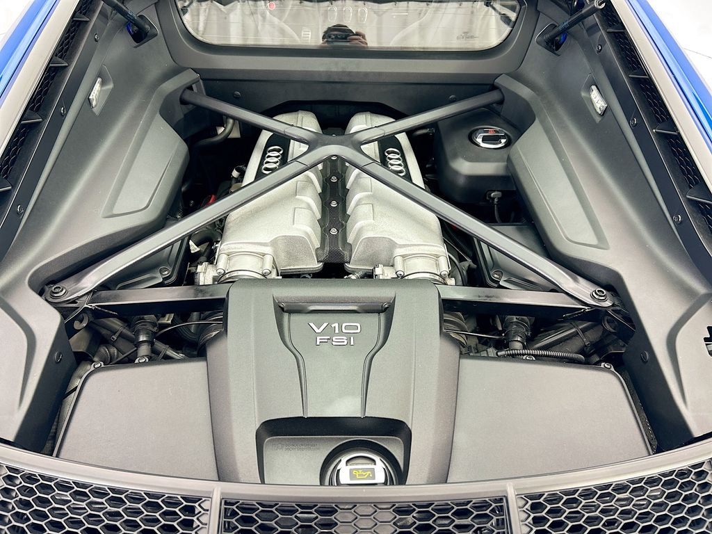 Thumbnail: 2021 Audi R8 - 23