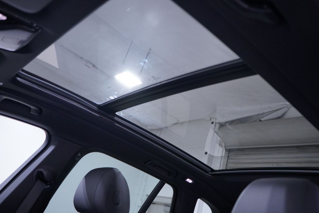 Thumbnail: 2026 BMW X5 - 9