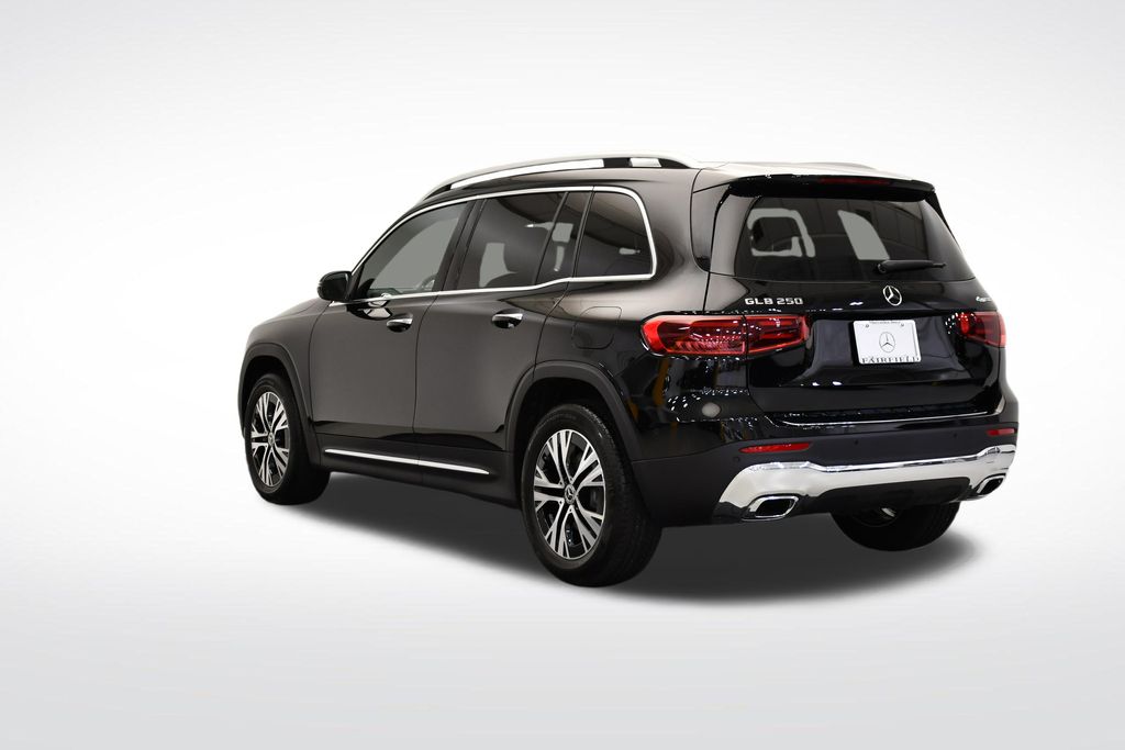 Thumbnail: 2026 Mercedes-Benz GLB - 3