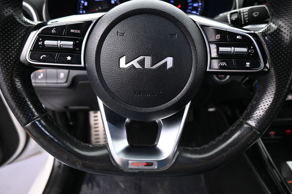Used 2024 Snow White Pearl Kia GT-Line image 35