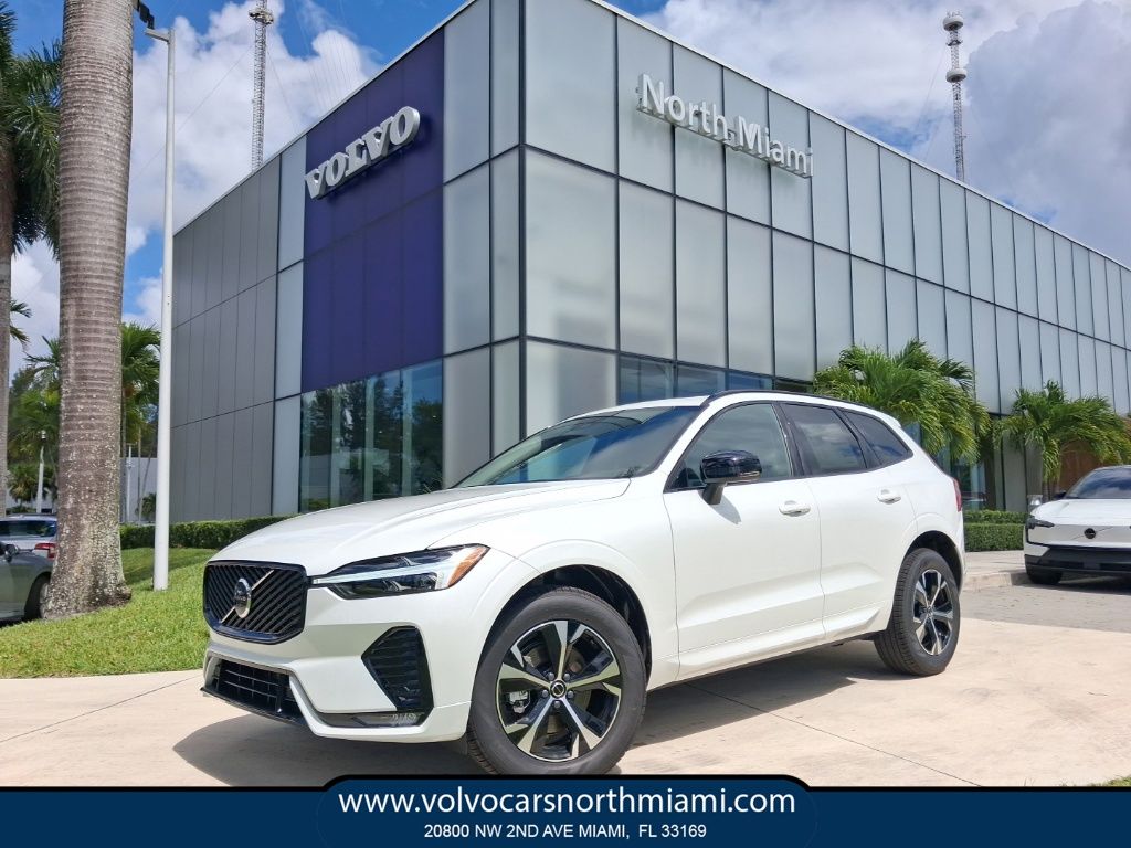 2026 Volvo XC60 B5 Core Dark AWD's photo