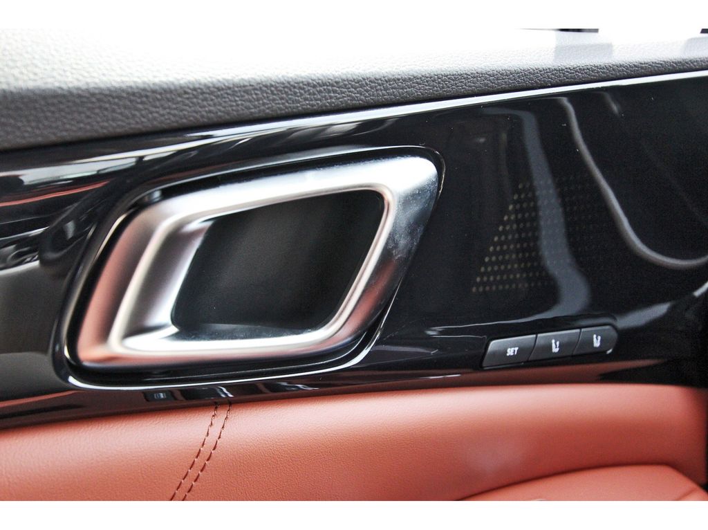 New 2026 Kia Carnival MPV Van