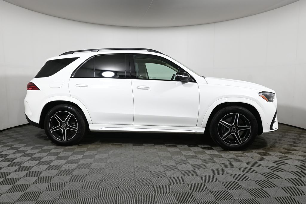 Thumbnail: 2026 Mercedes-Benz GLE - 8