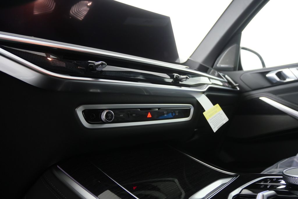 Thumbnail: 2026 BMW X5 - 21