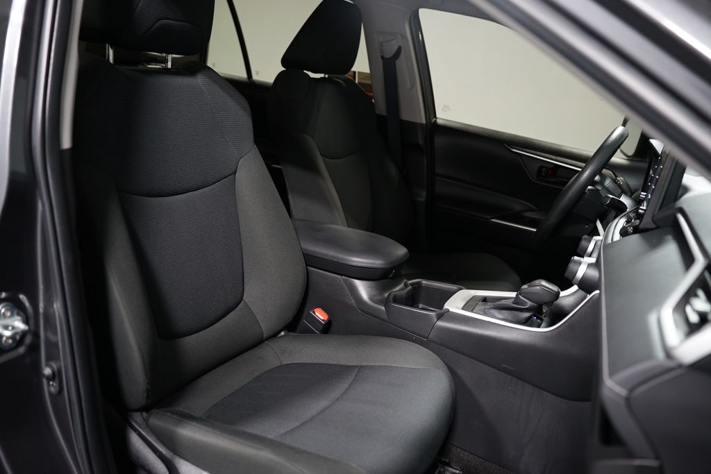 2022 Toyota RAV4 LE 25