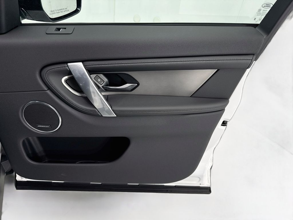 Thumbnail: 2026 Land Rover Discovery Sport - 24