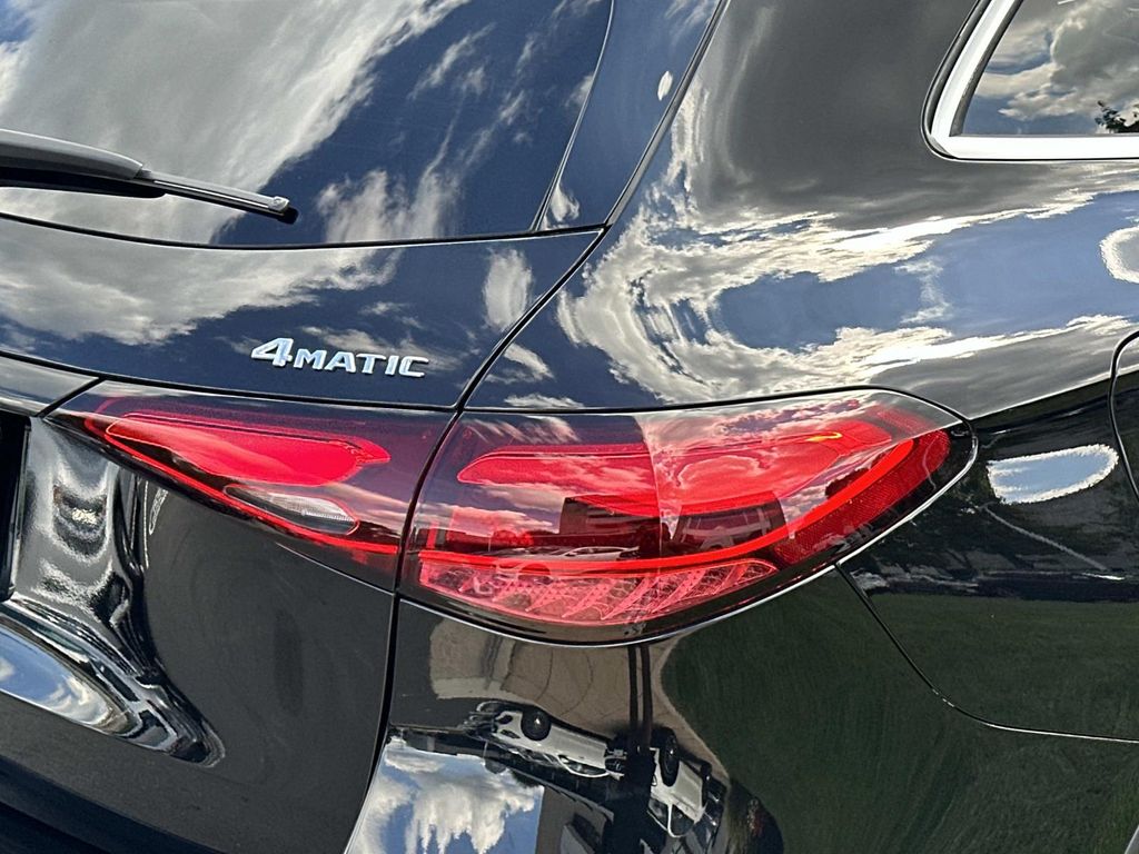Thumbnail: 2024 Mercedes-Benz GLC - 7
