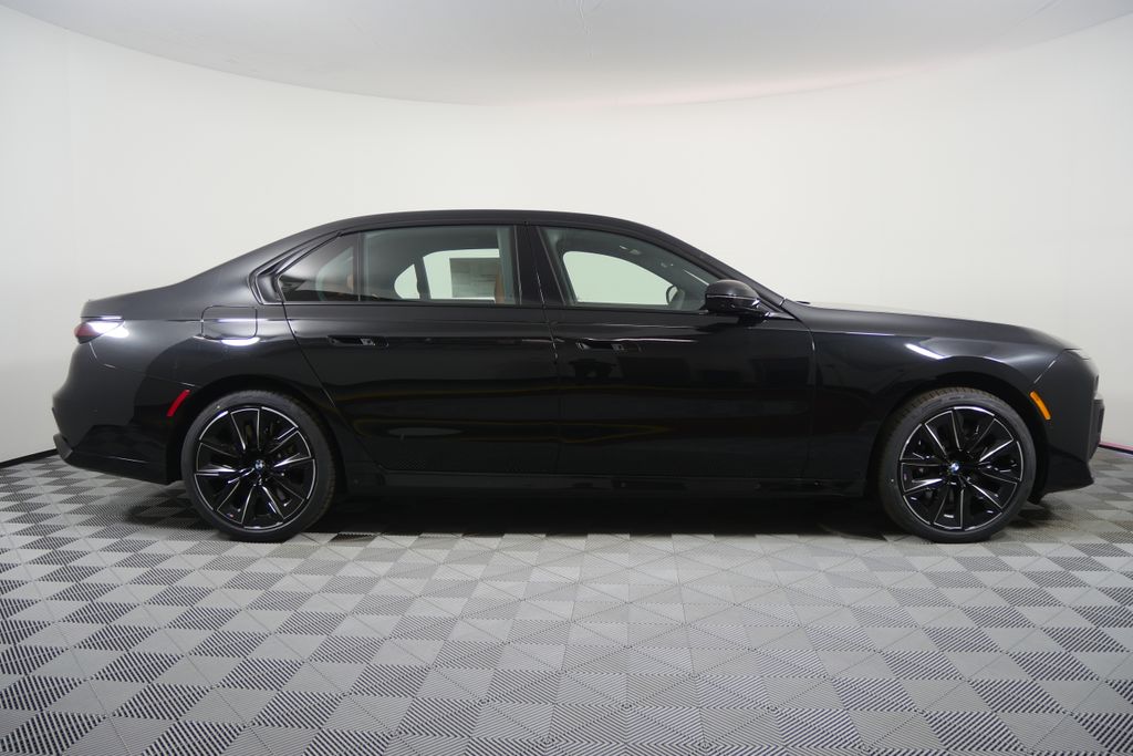 Thumbnail: 2026 BMW 7 Series - 2