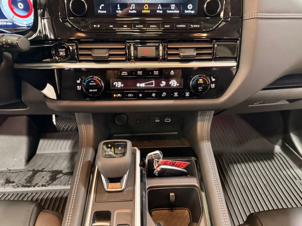 2025 Nissan Pathfinder Platinum