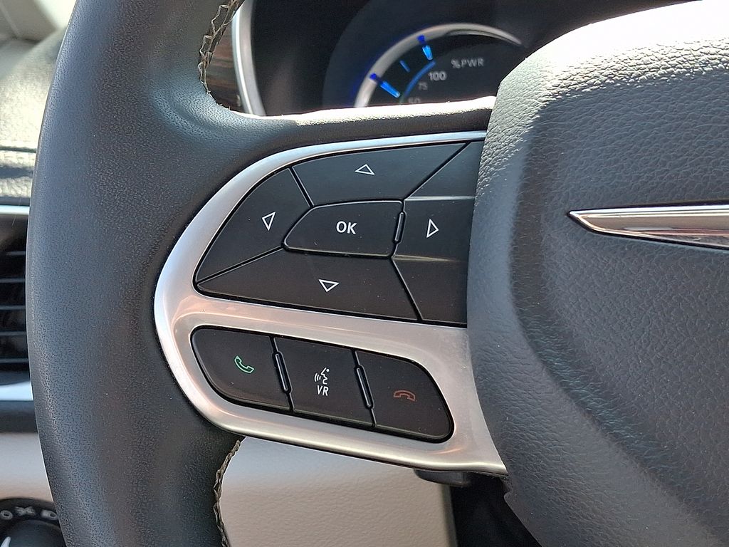 Thumbnail: 2023 Chrysler Pacifica - 24