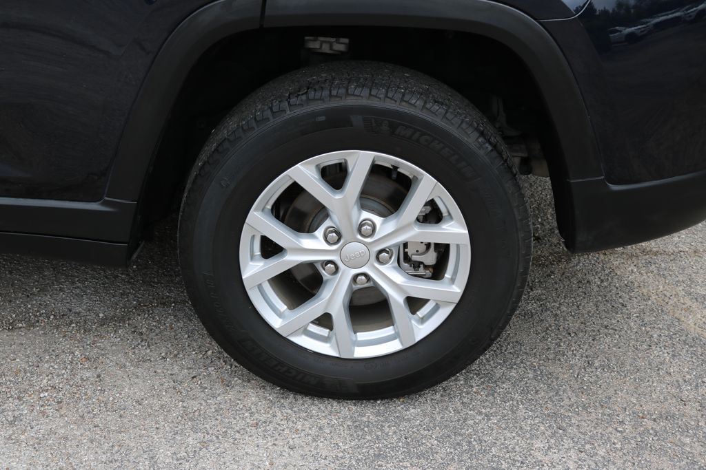 Used Car 2023 Jeep Grand Cherokee  Limited For Sale Under $35,000 In Austin, Texas