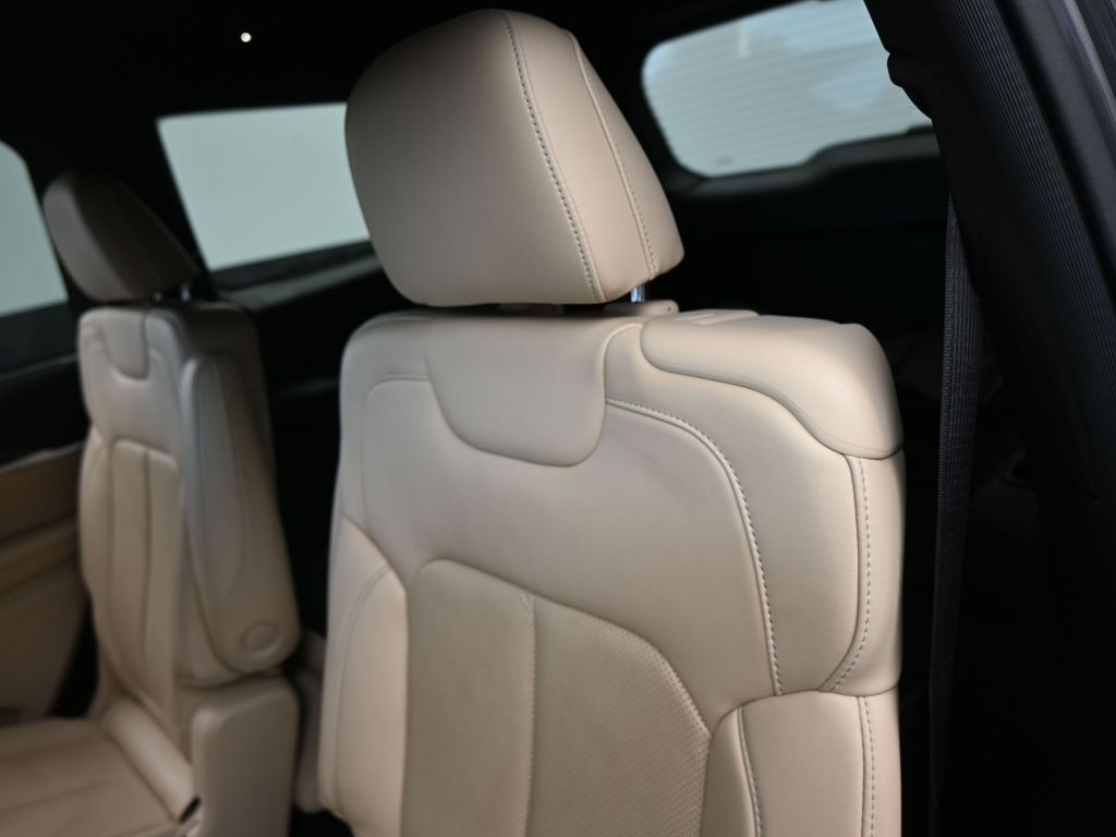 Used 2023 Baltic Gray Metallic Clearcoat Jeep Limited image 35