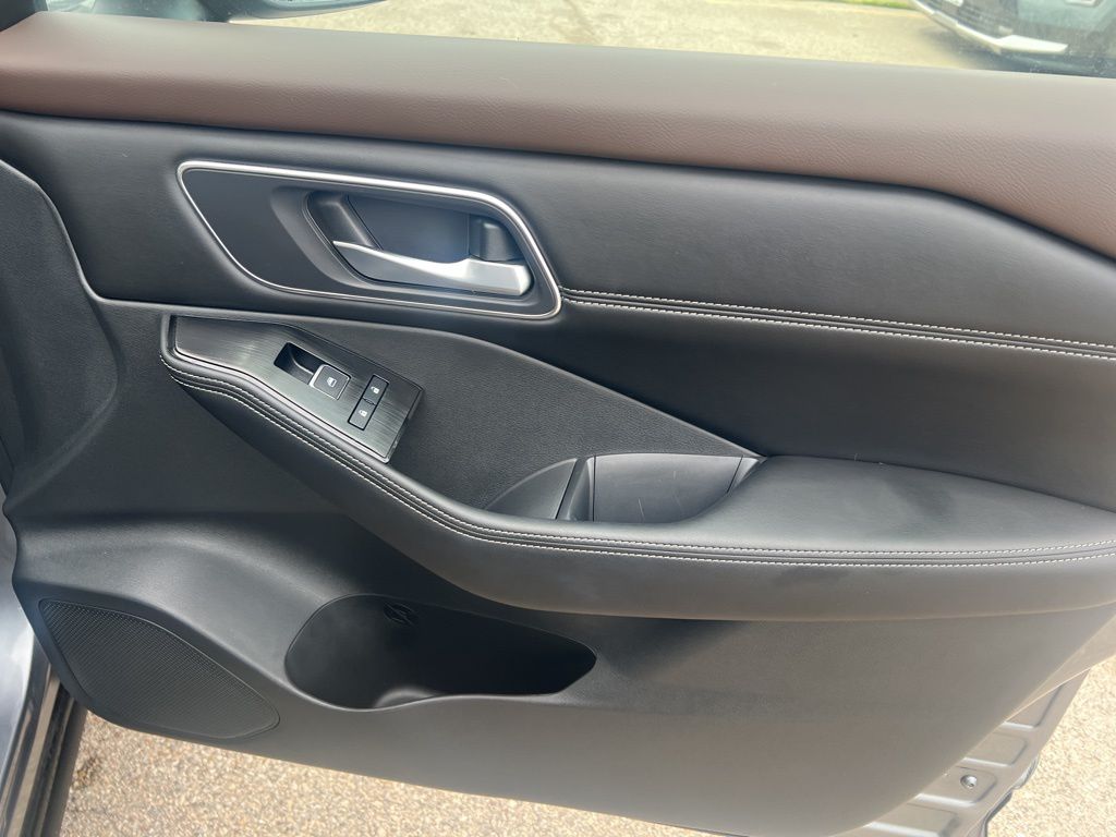 2021 Nissan Rogue SL photo