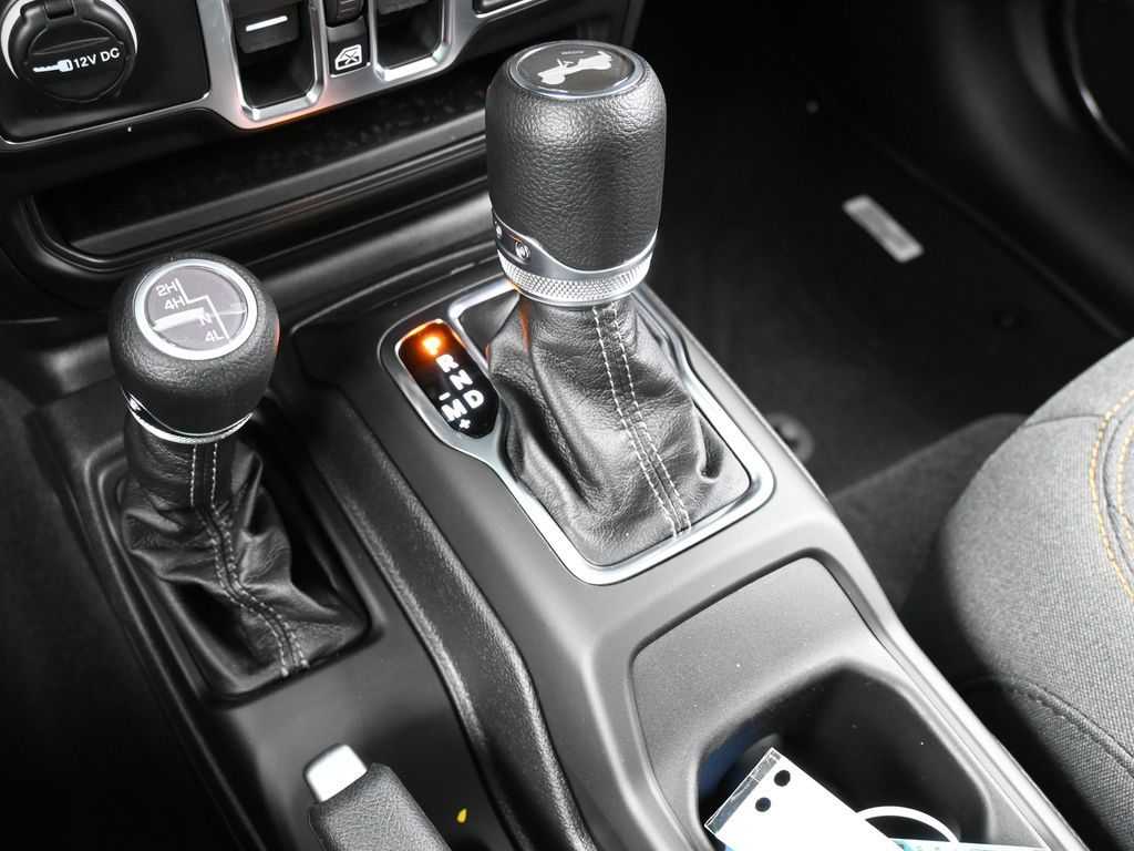 New 2026 Granite Crystal Metallic Clearcoat Jeep Sport image 21