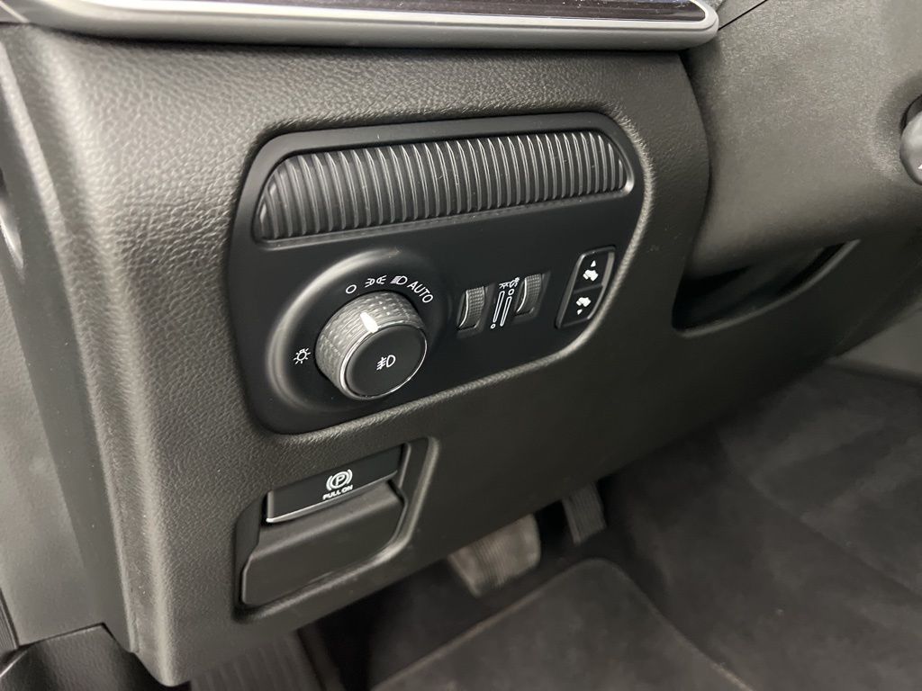 2024 Jeep Wagoneer Base Silver at River Oaks CDJR