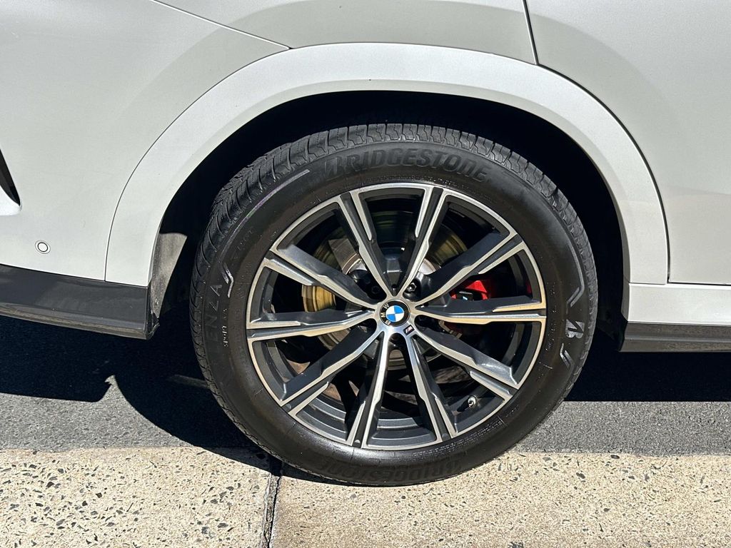 Thumbnail: 2023 BMW X6 - 16