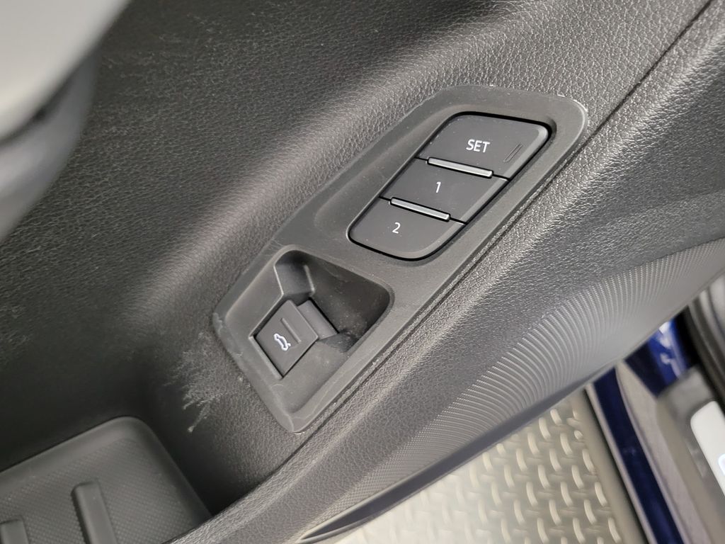 Thumbnail: 2024 Audi Q3 - 30