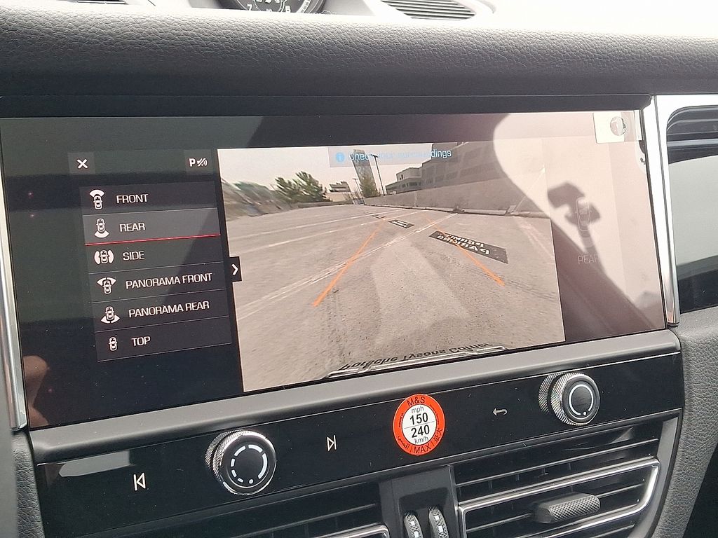 Thumbnail: 2026 Porsche Macan - 21