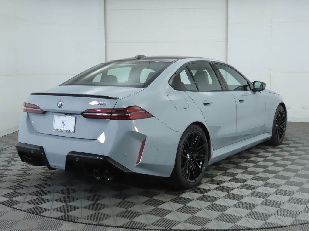 Thumbnail: 2026 BMW M5 - 5