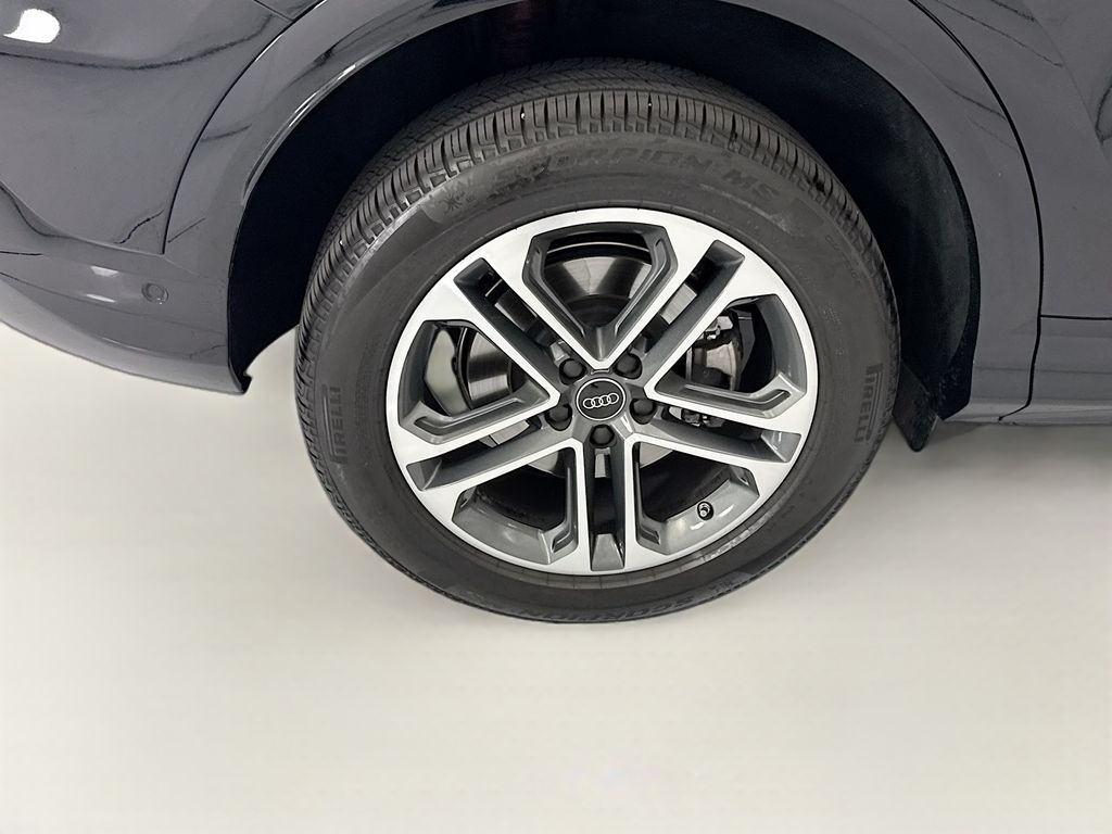 Used 2025 Black Audi  image 32