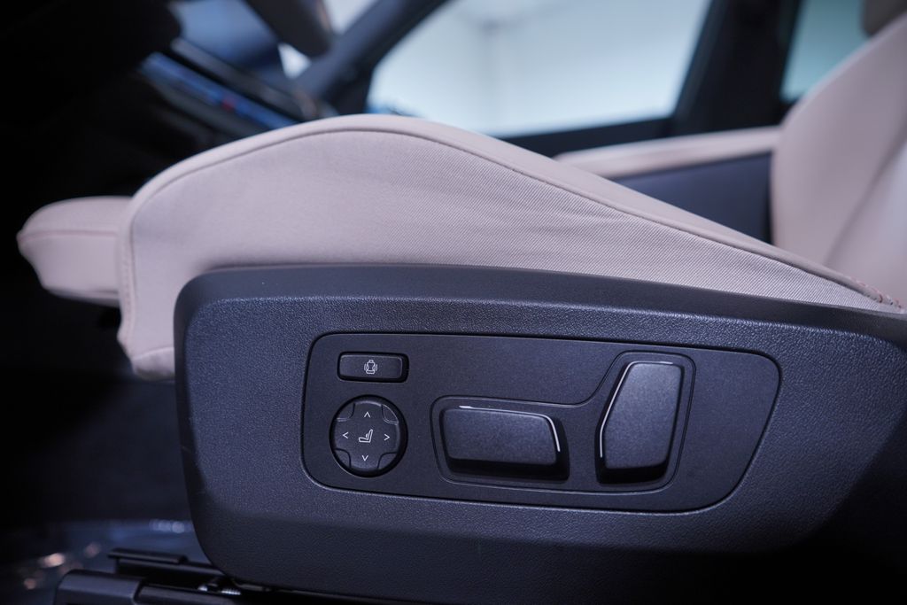 Thumbnail: 2025 BMW X3 - 17