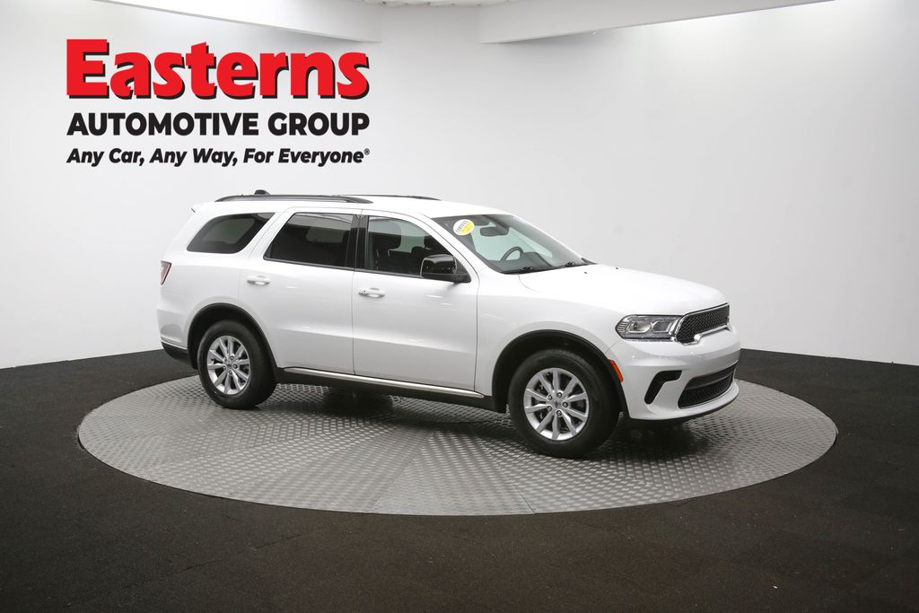 Used 2023 White Dodge SXT image 44