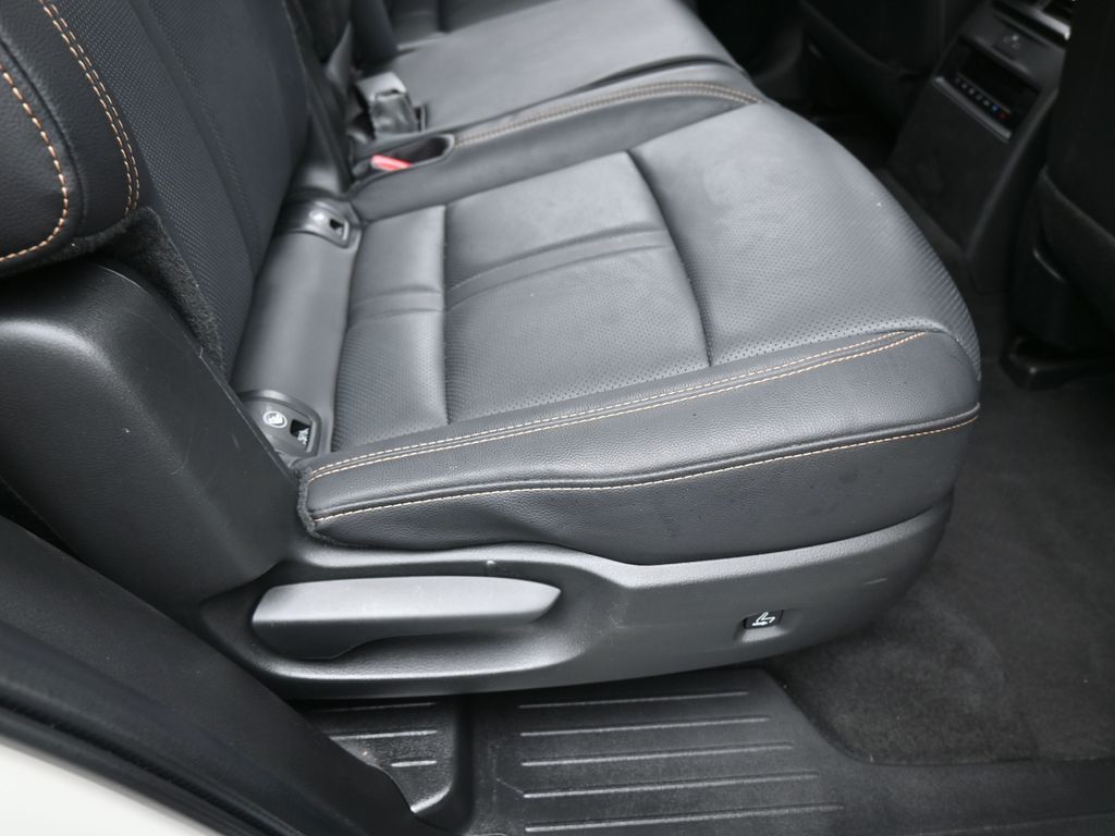 Used 2025 Rhodium White Premium Mazda Preferred image 39