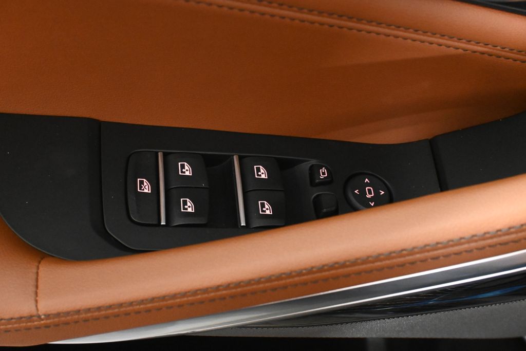 Thumbnail: 2027 BMW X6 - 26