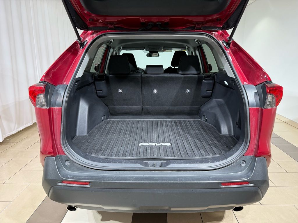 Thumbnail: 2022 Toyota RAV4 - 11