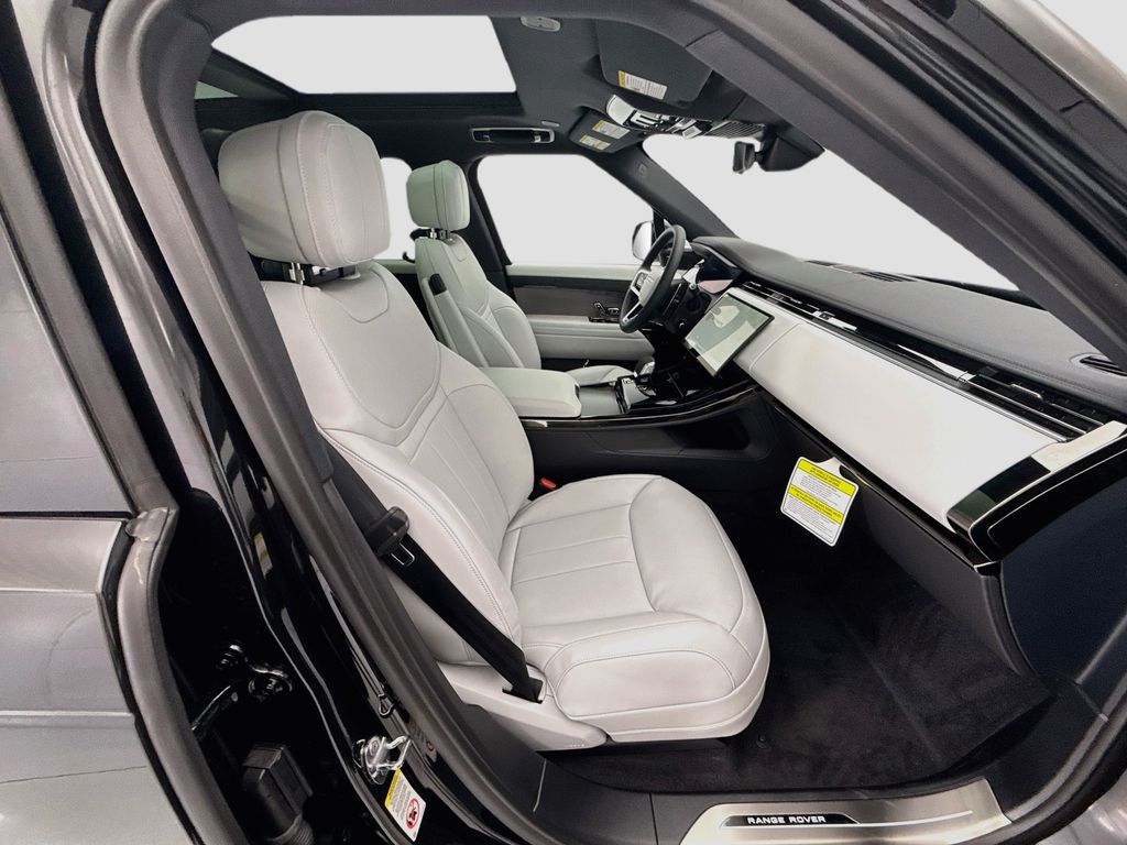 Thumbnail: 2026 Land Rover Range Rover Sport - 19